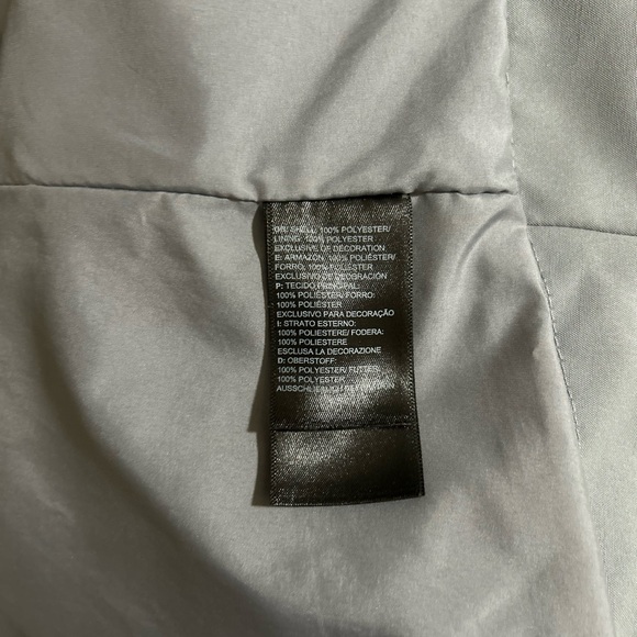 The North Face Women's Charcoal Ski Jacket - Picture 4 of 4